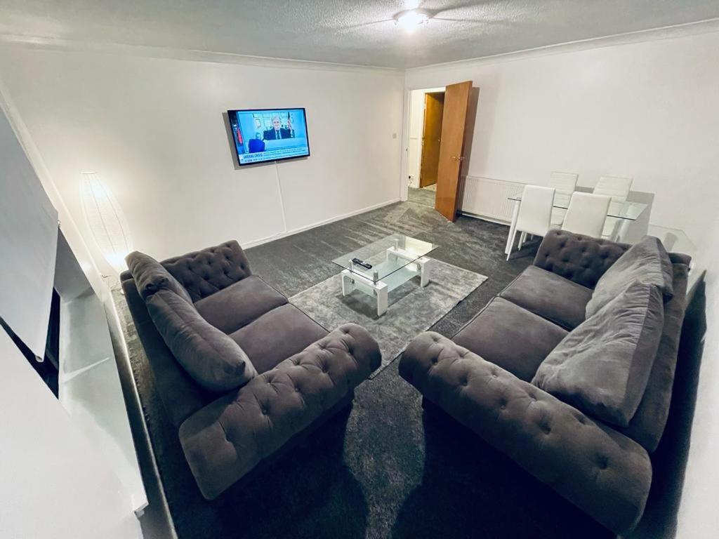 Modern 2 Bedroom Apartment With Free Parking Glasgow Buitenkant foto